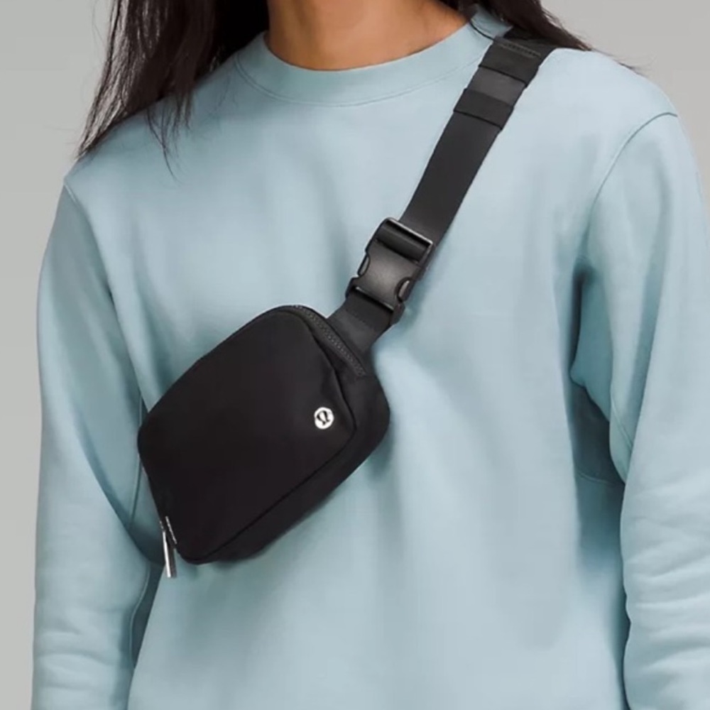 NWT Lululemon black everywhere belt bag